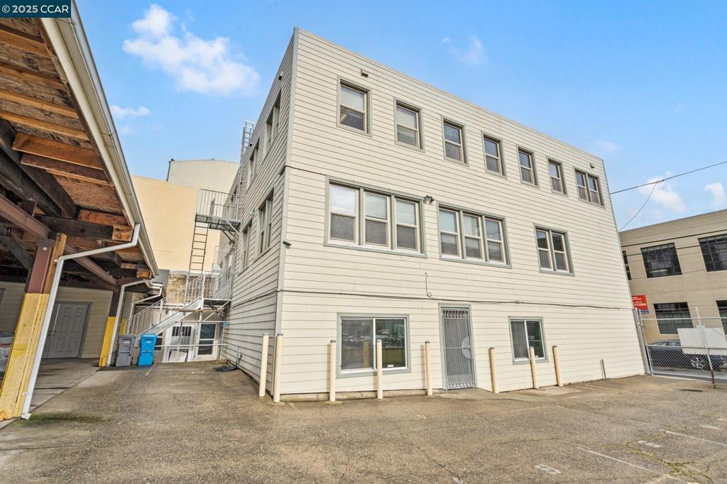 344 Harriet St Property Photo 42