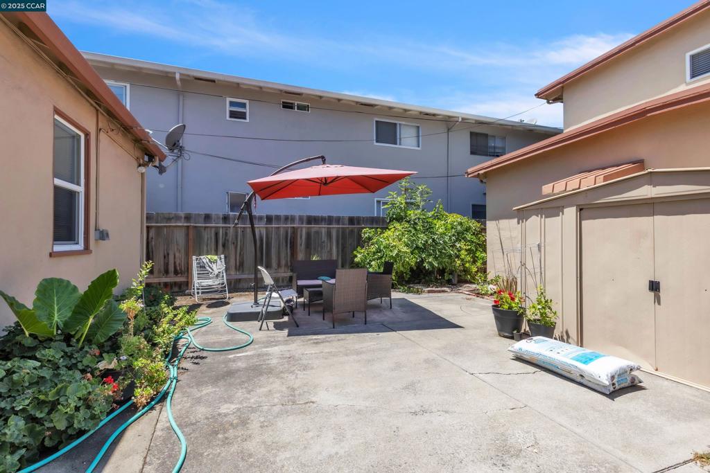 1239 Harrison St Property Photo 11
