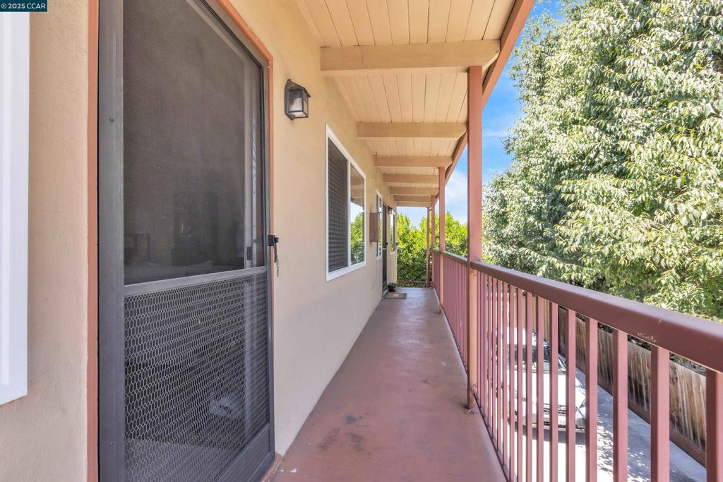 1239 Harrison St Property Photo 16