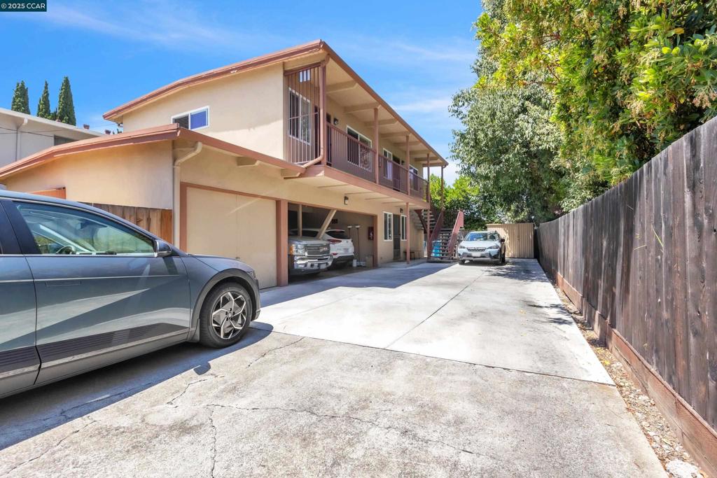 1239 Harrison St Property Photo 17