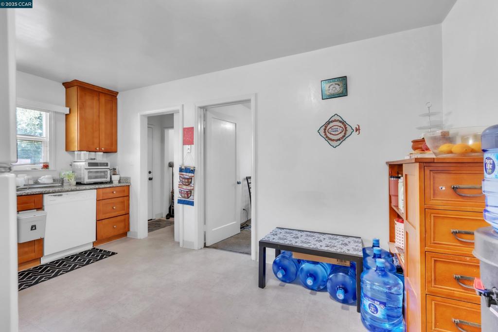 1239 Harrison St Property Photo 25