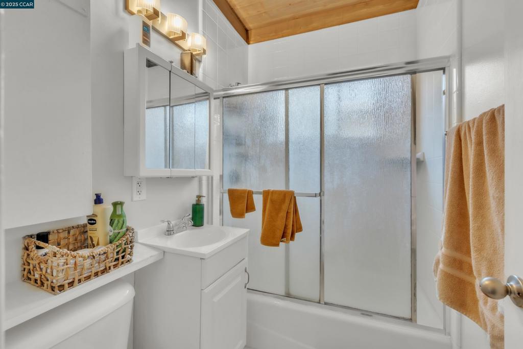 1239 Harrison St Property Photo 45