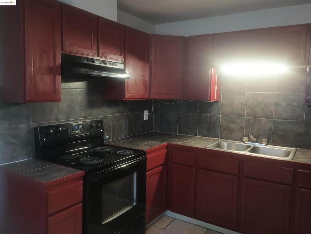 1109 Seminary Avenue Property Photo 4