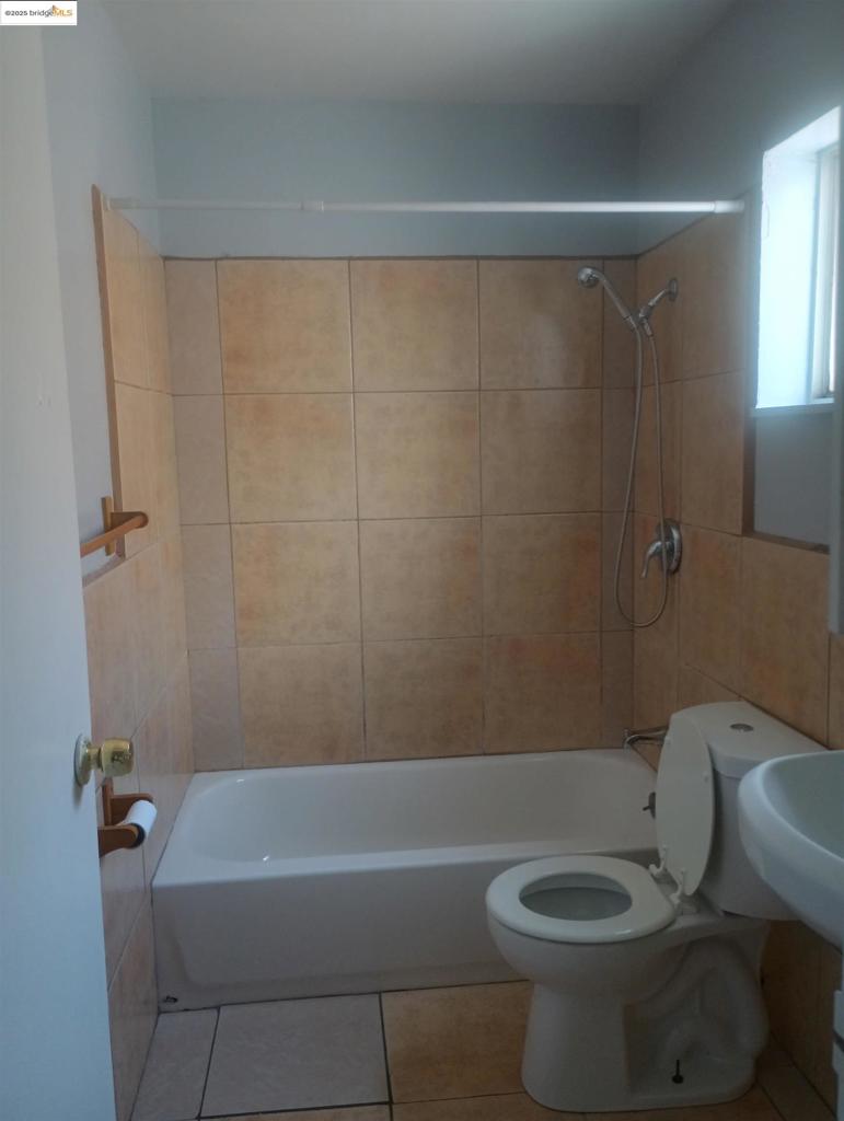 1109 Seminary Avenue Property Photo 8