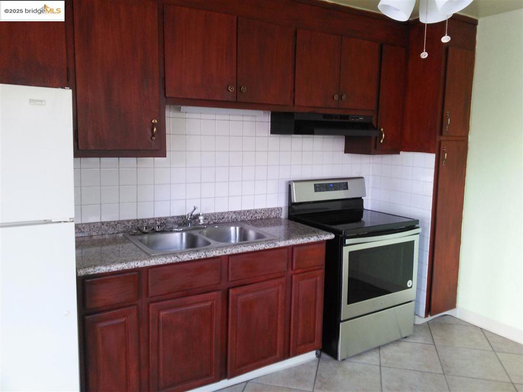 1109 Seminary Avenue Property Photo 12