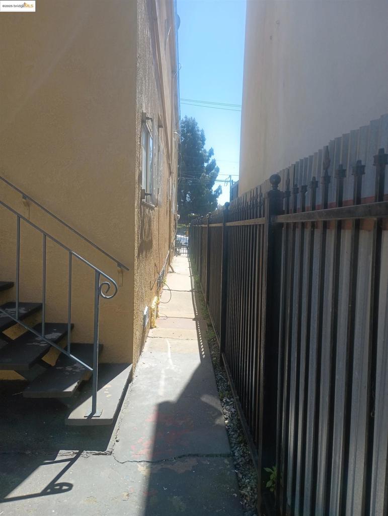 1109 Seminary Avenue Property Photo 20