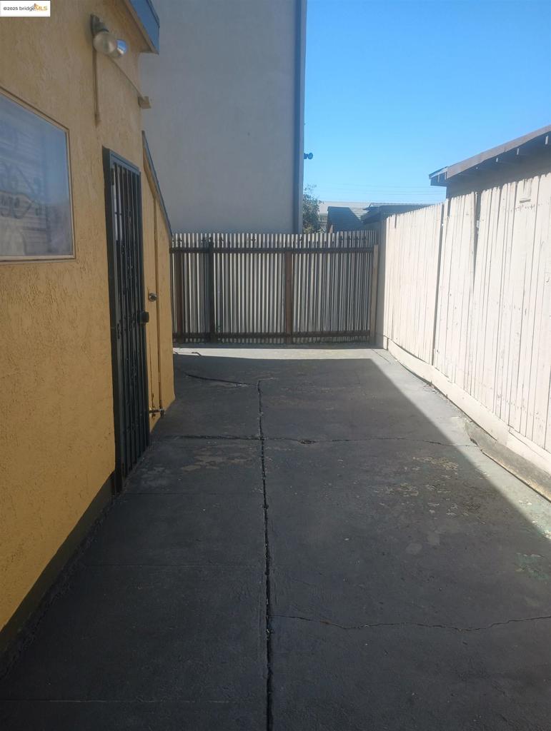 1109 Seminary Avenue Property Photo 21