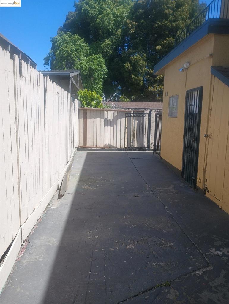 1109 Seminary Avenue Property Photo 22