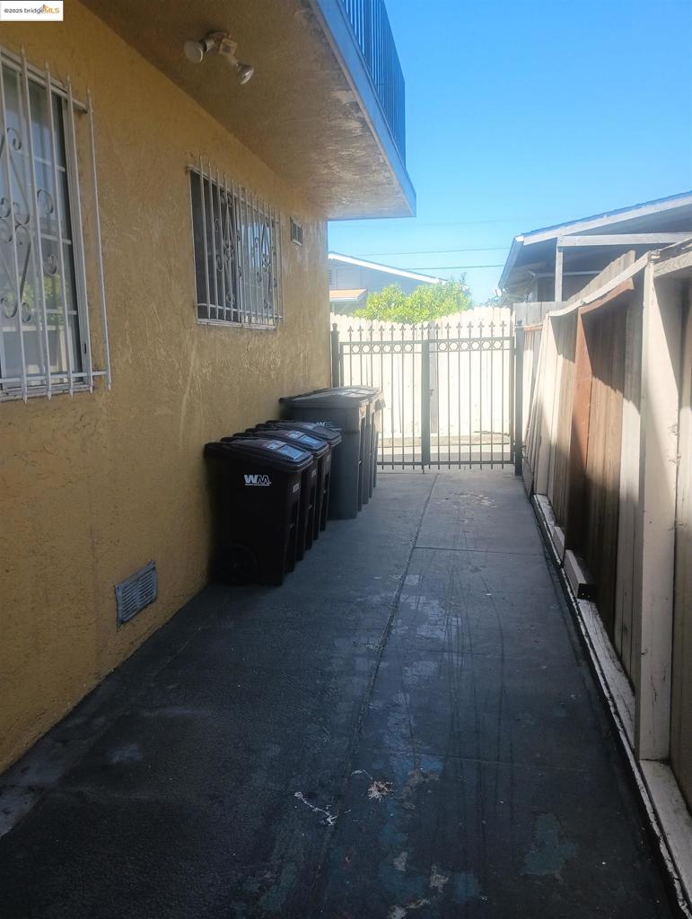 1109 Seminary Avenue Property Photo 28