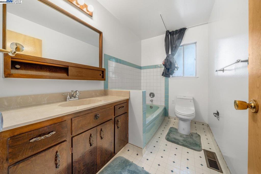 4546 San Carlos Ave Property Photo 8