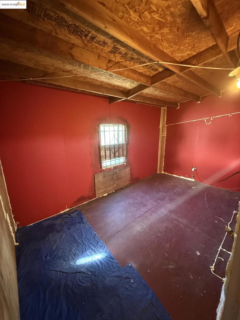 840 Pine St Property Photo 8