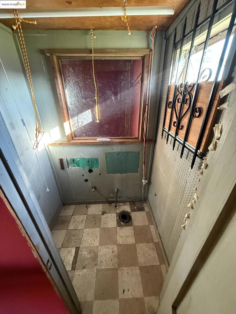 840 Pine St Property Photo 9