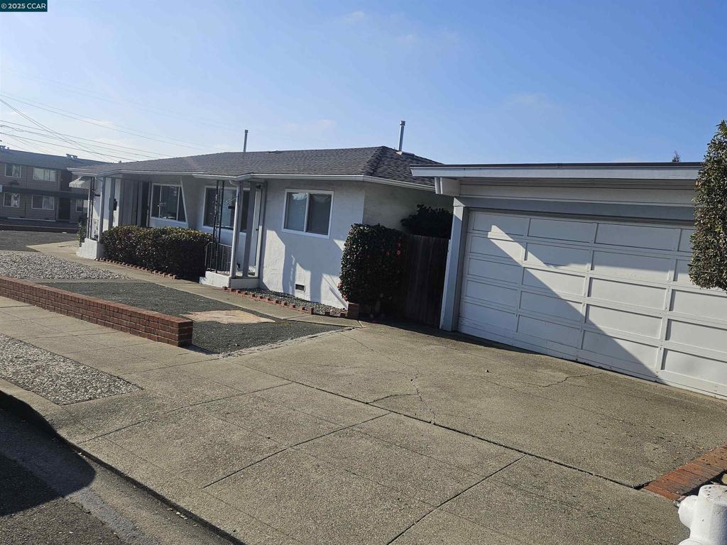 2664 Renton Way Property Photo 2