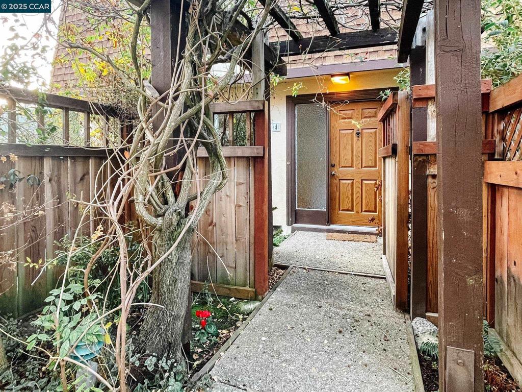 119 Ascot Property Photo 1