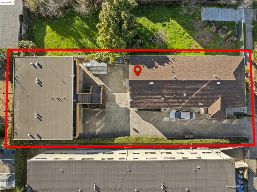 1628 Tyler St Property Photo 38
