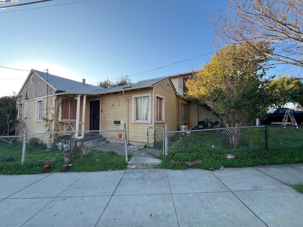 1695 159th Ave Property Photo 1