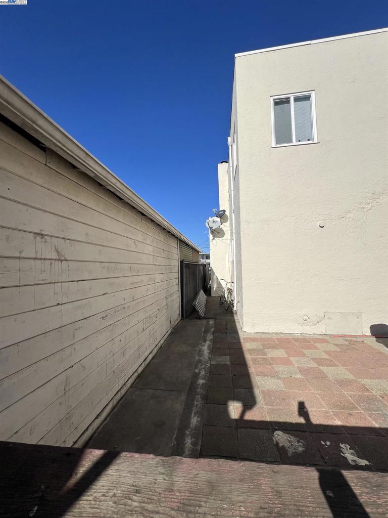 2312 55th Ave Property Photo 4