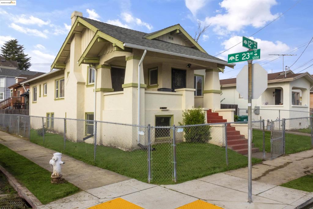 2301 12th Ave Property Photo 1