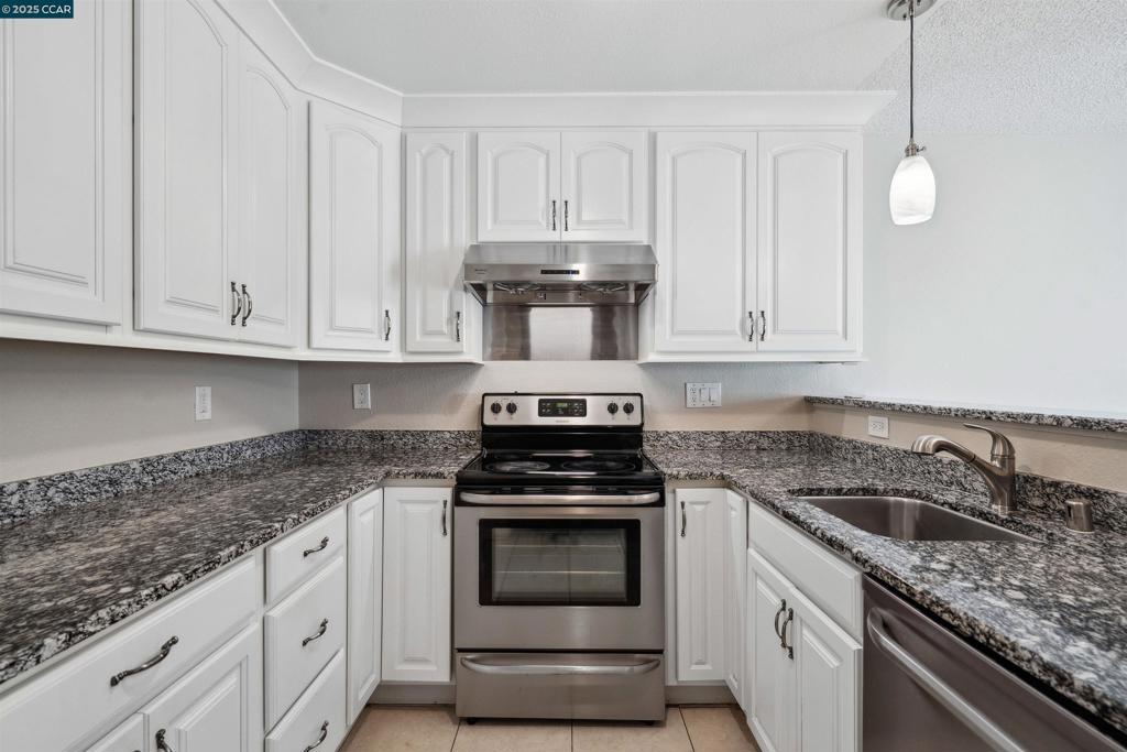 601 Palomino Drive A Property Photo 8