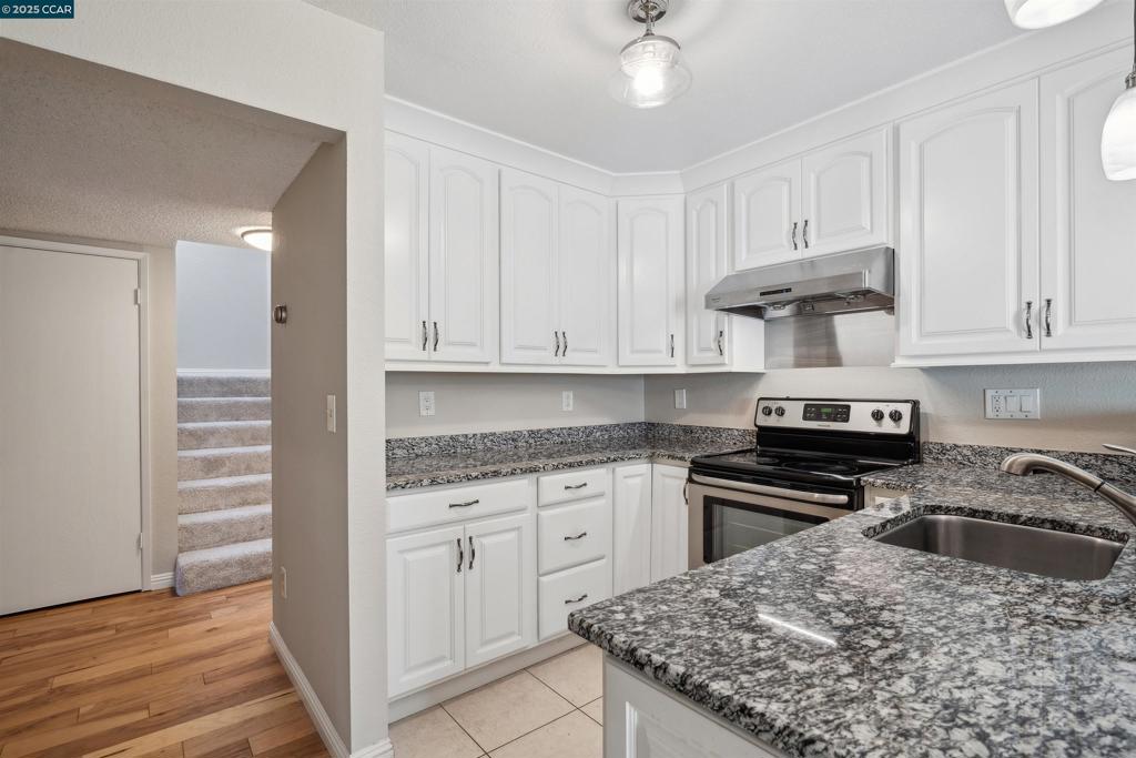 601 Palomino Drive A Property Photo 10
