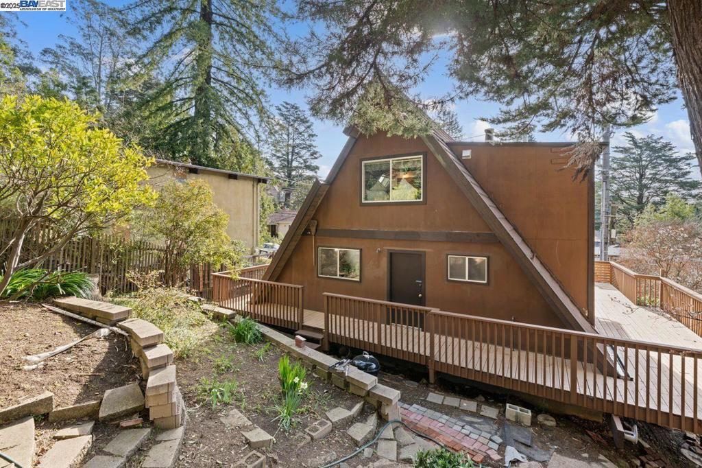 6907 Saroni Dr Property Photo 7