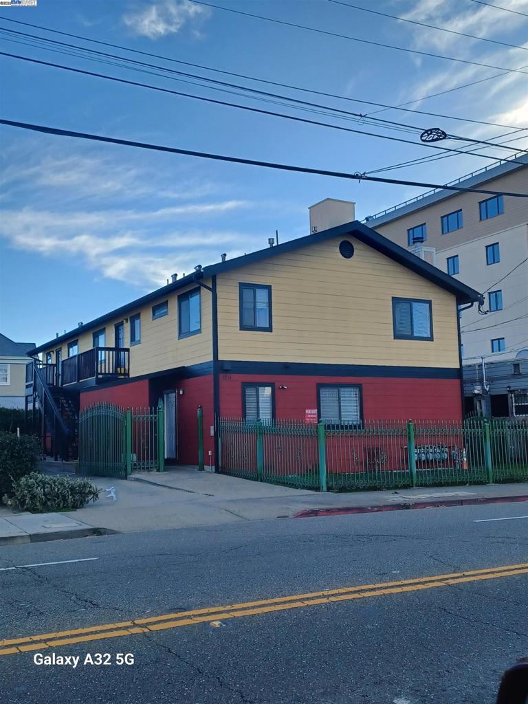 1214 Ashby Ave Property Photo