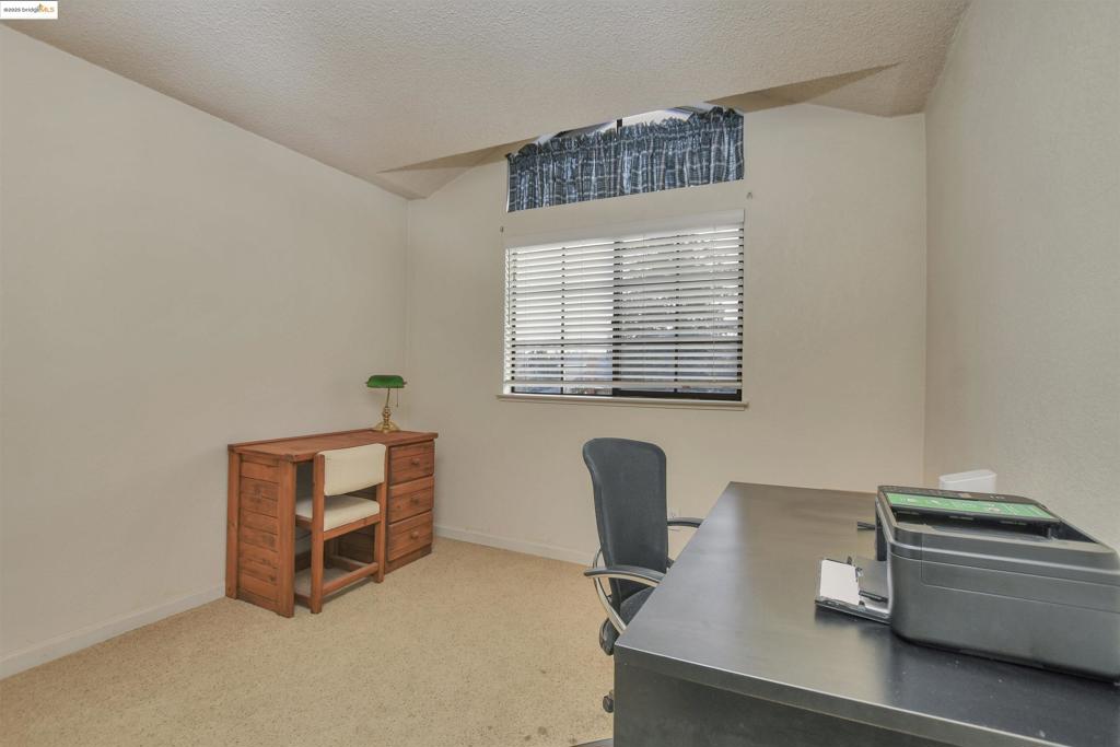 2704 Lobelia Ct Property Photo 26