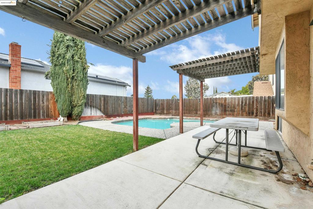 2704 Lobelia Ct Property Photo 33