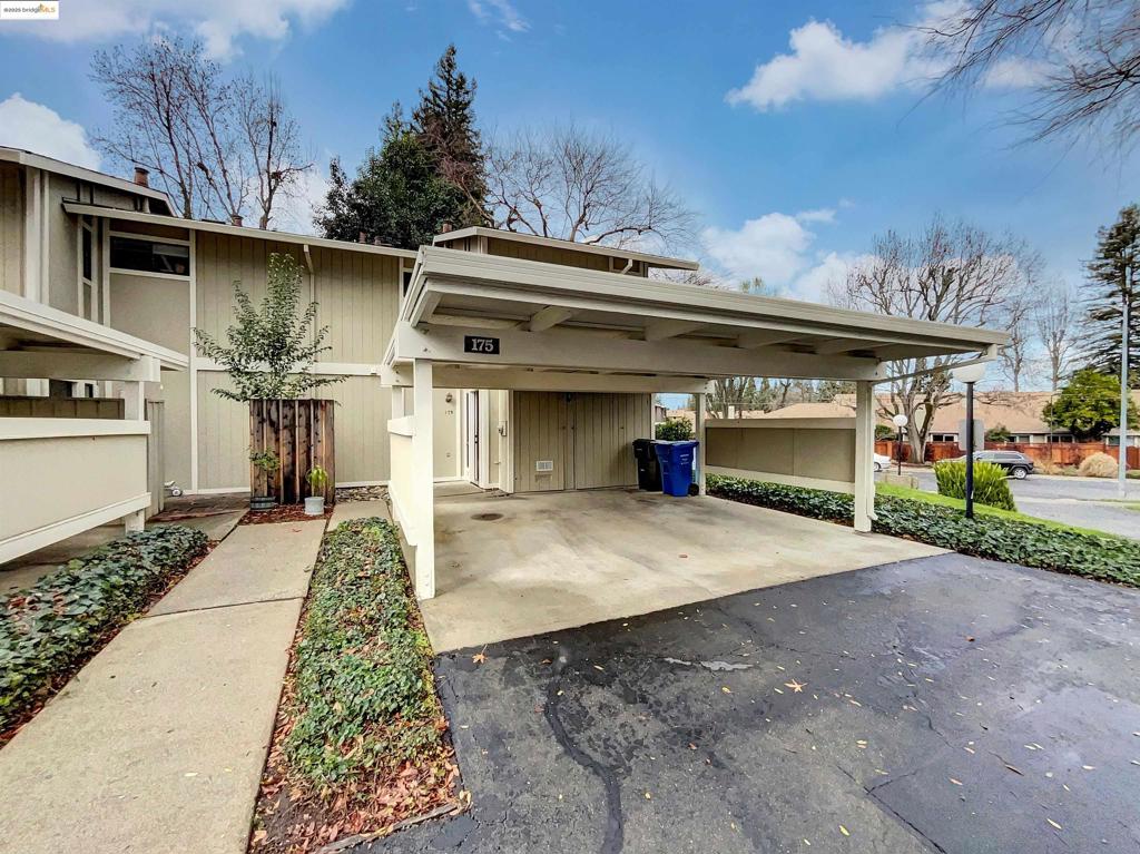 175 Midland Way Property Photo 1