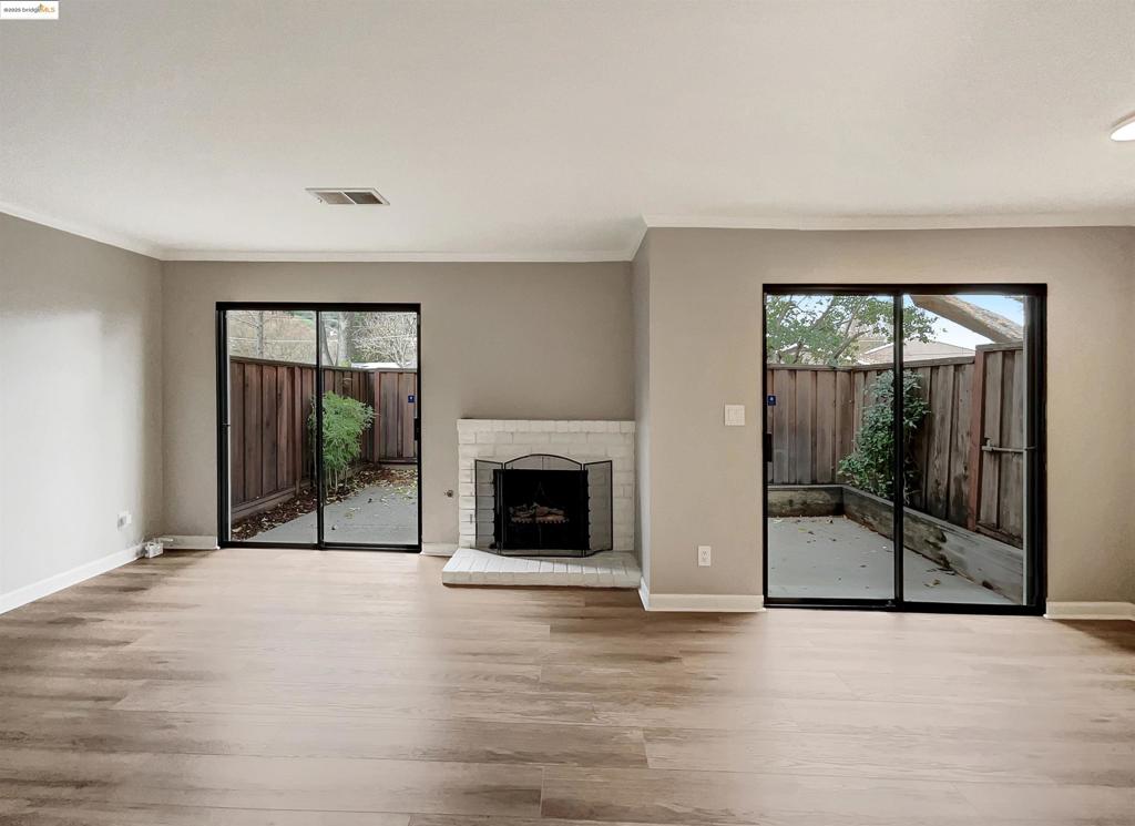 175 Midland Way Property Photo 3