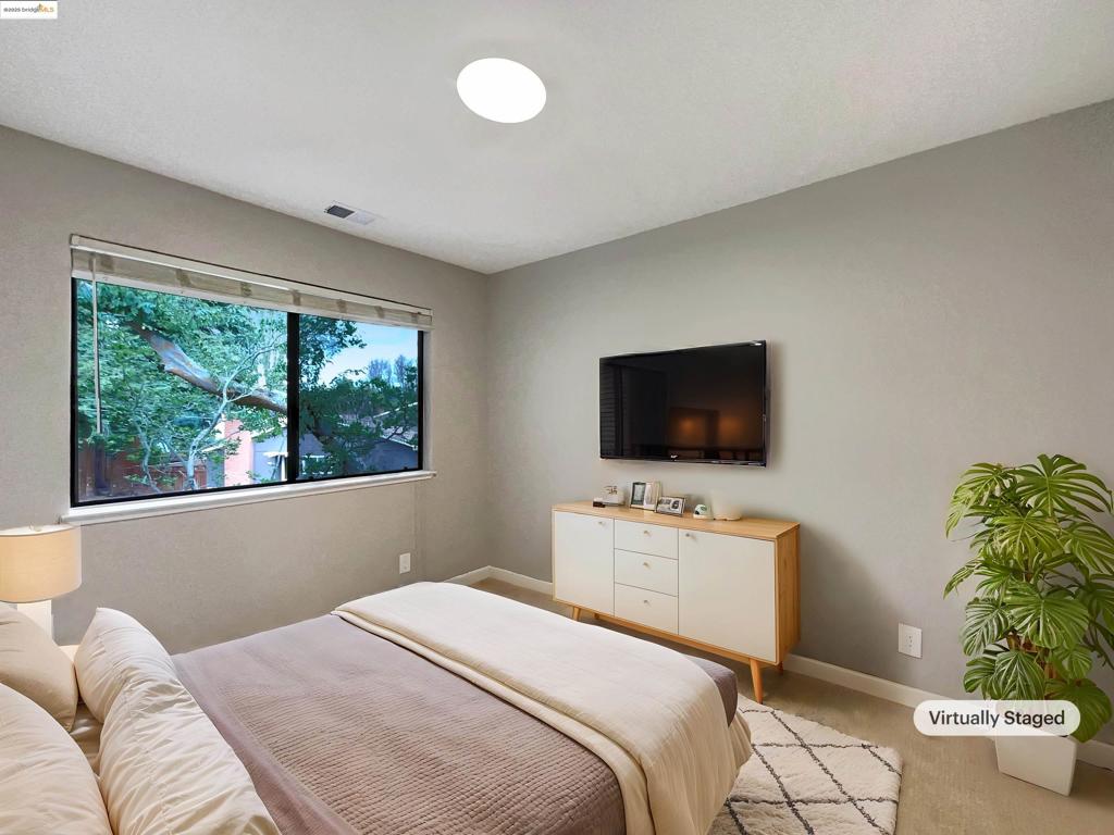 175 Midland Way Property Photo 4