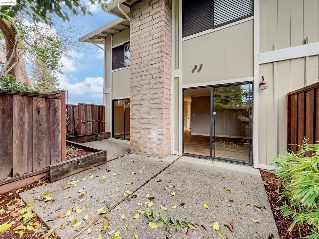 175 Midland Way Property Photo 8