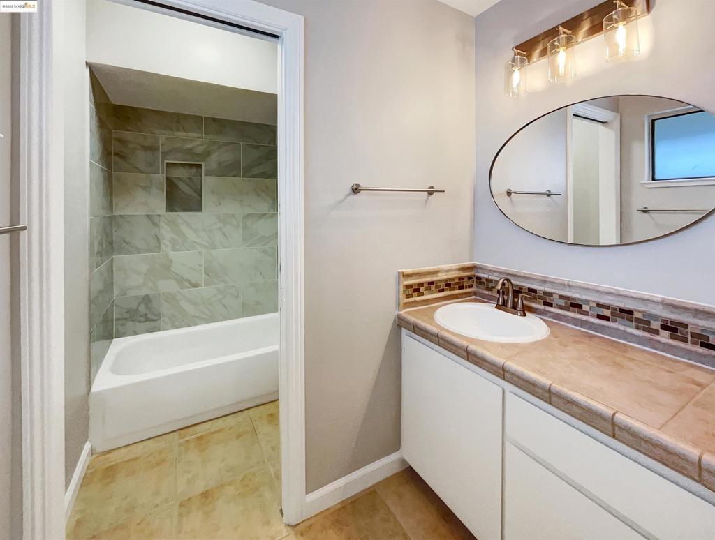 175 Midland Way Property Photo 16
