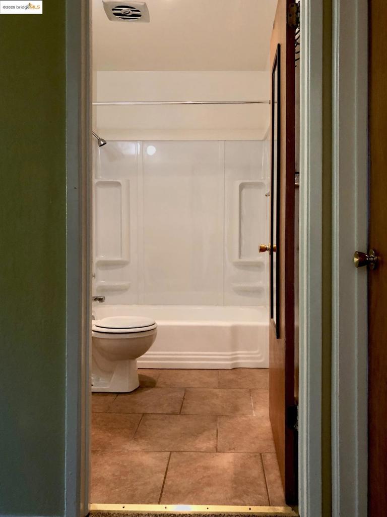 2180 Ashby Ave Property Photo 13