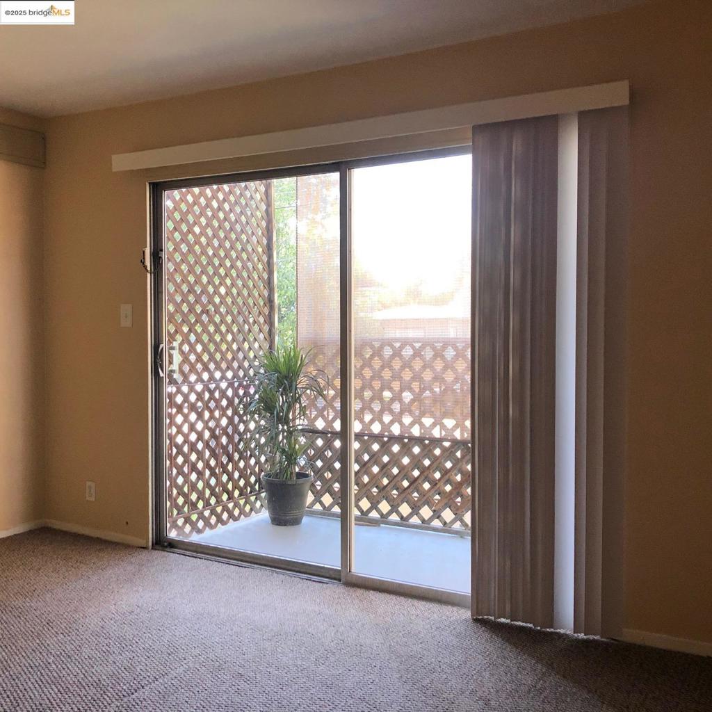 2180 Ashby Ave Property Photo 22