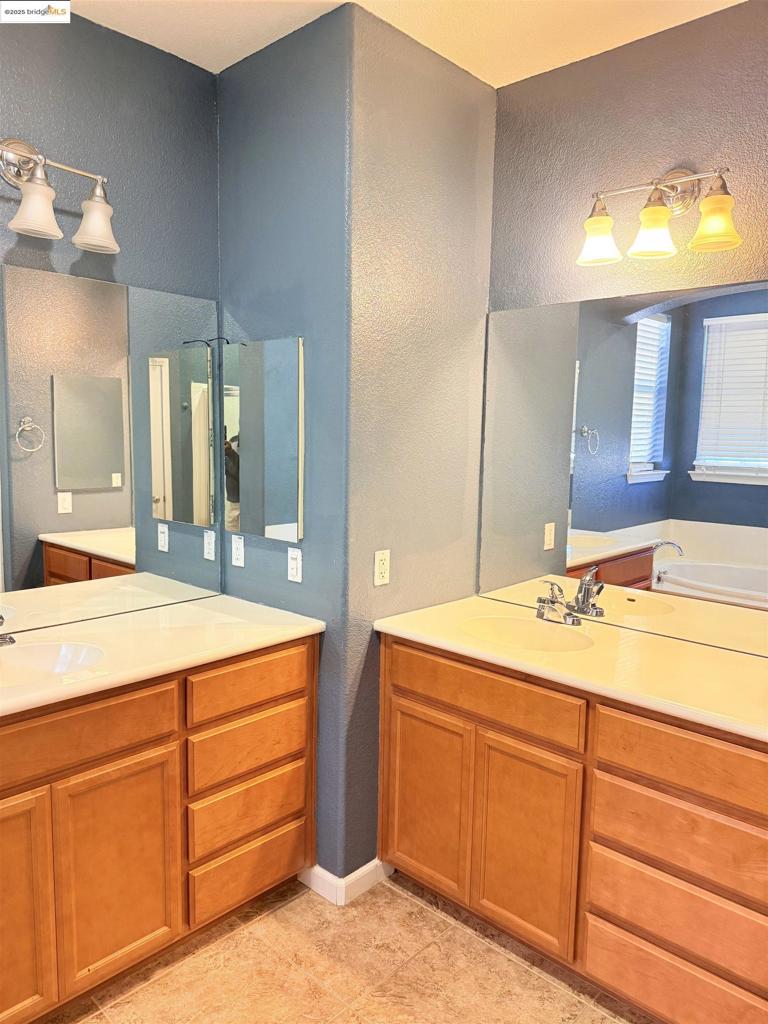 448 Shannon Way Property Photo 27