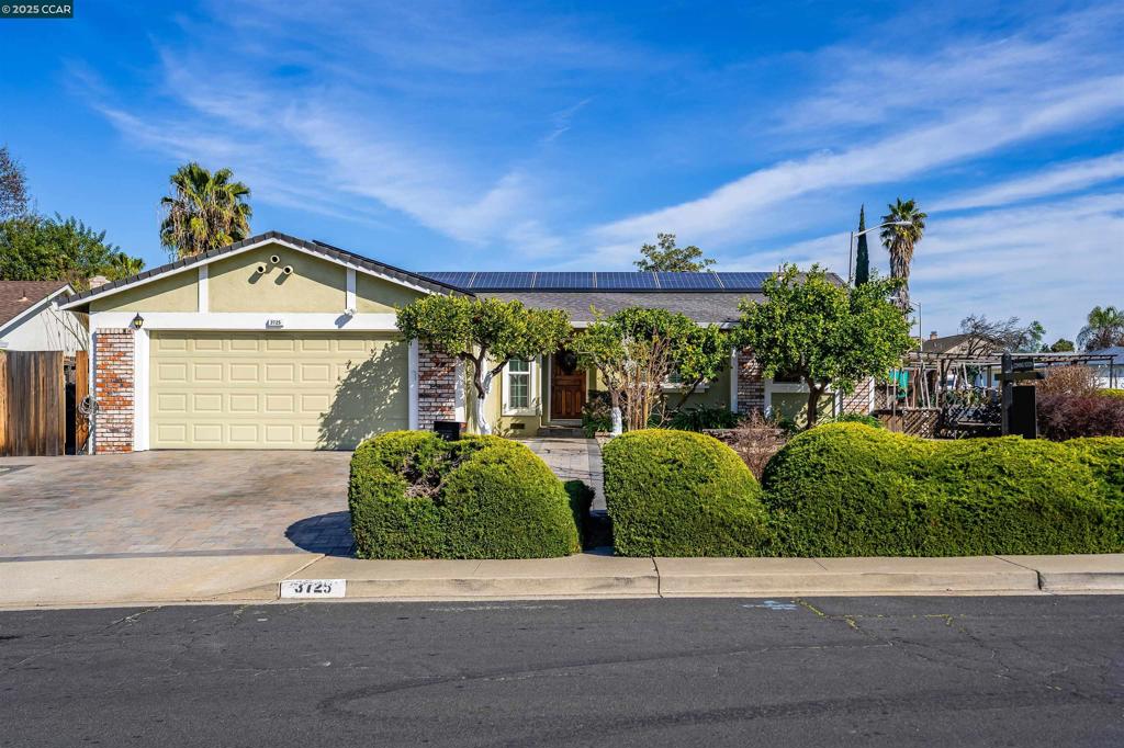3725 Garrow Dr Property Photo