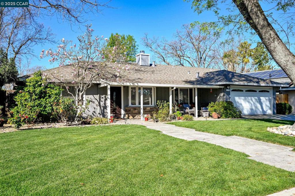 1572 Violet Way Property Photo