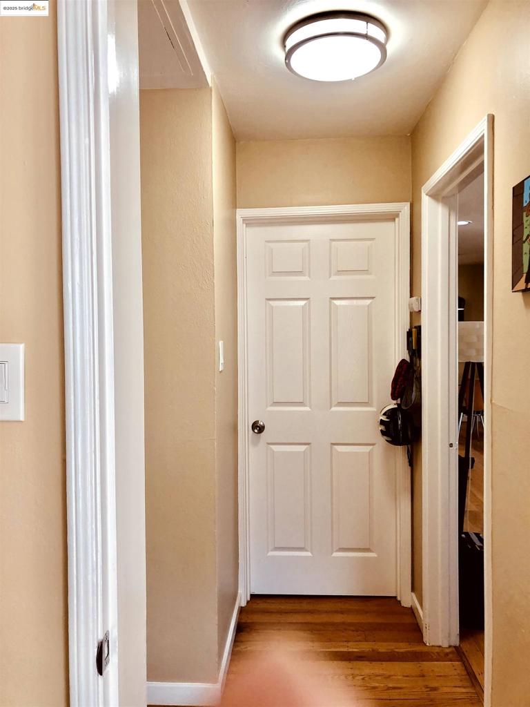 986 Kains Ave Property Photo 14