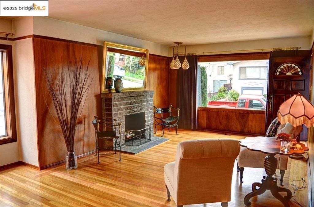986 Kains Ave Property Photo 37