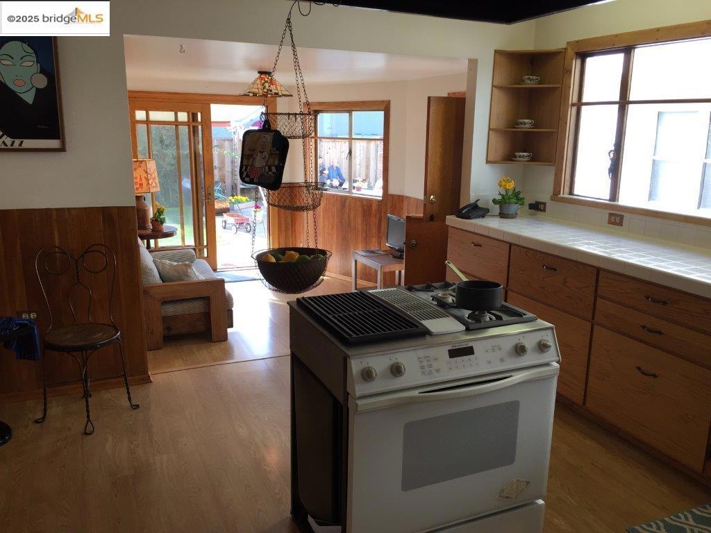 986 Kains Ave Property Photo 43