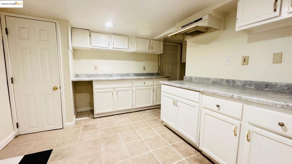 2809 Macdonald Ave Property Photo 11