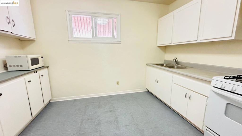 2809 Macdonald Ave Property Photo 34