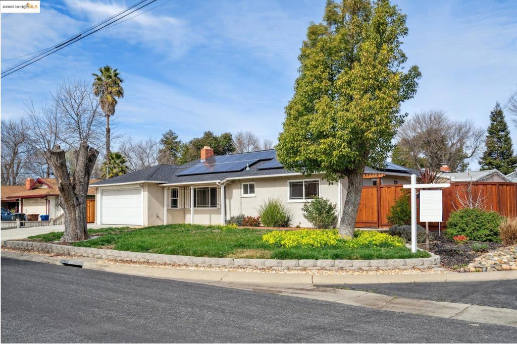 41 Belinda Dr Property Photo 1