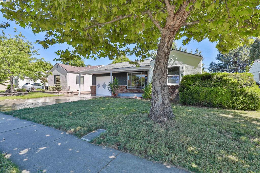 1151 Park Blvd Property Photo