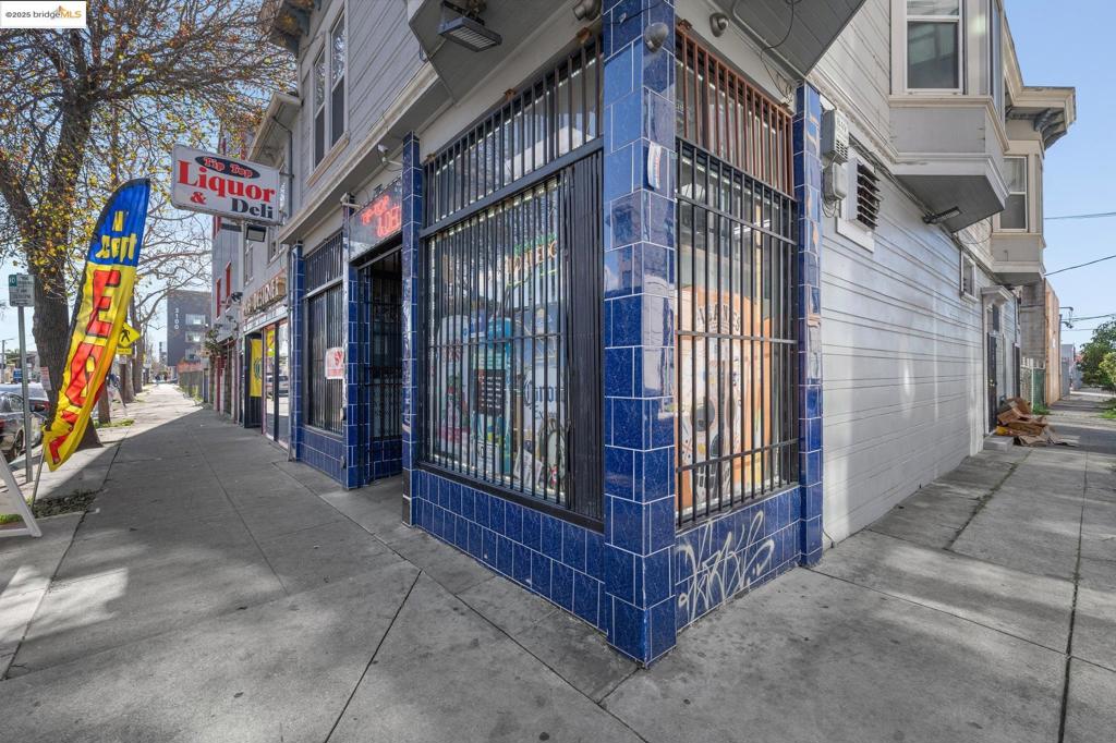 3012 San Pablo Ave Property Photo 2