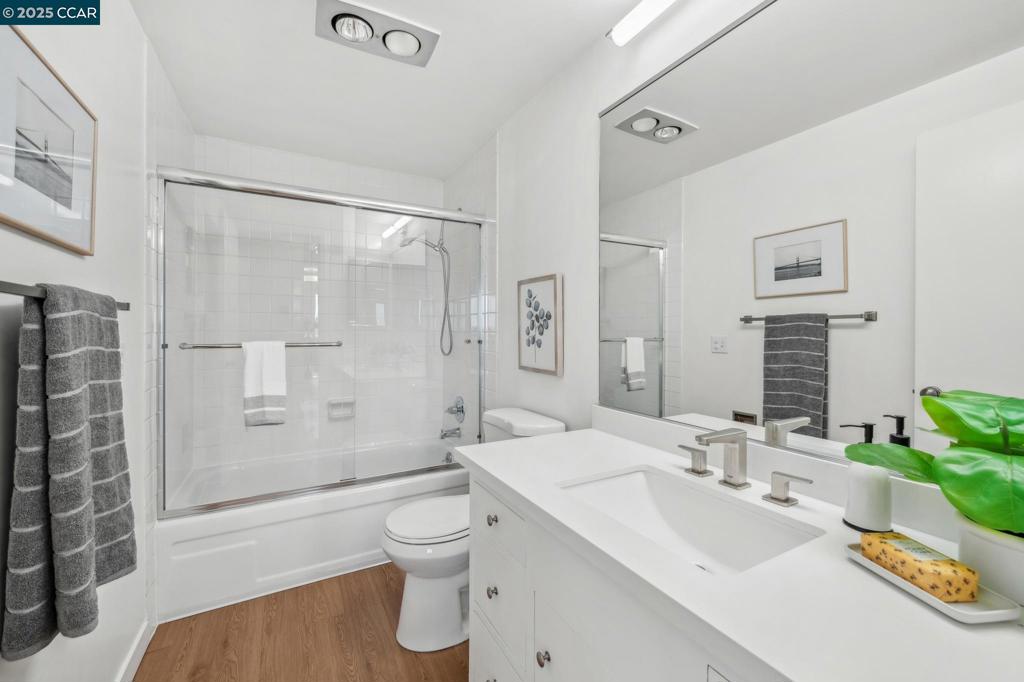 5340 Broadway Terrace 101 Property Photo 22
