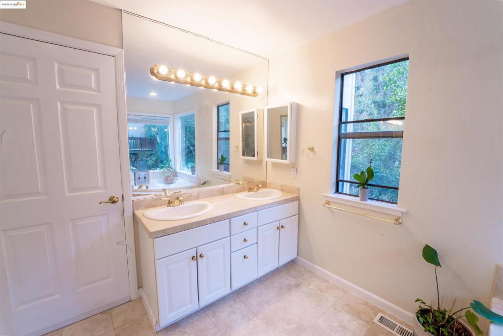 6401 Zinn Drive Property Photo 15
