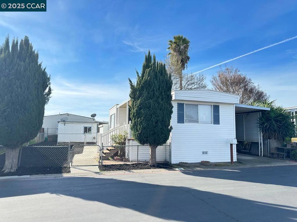 15820 S Harlan Property Photo