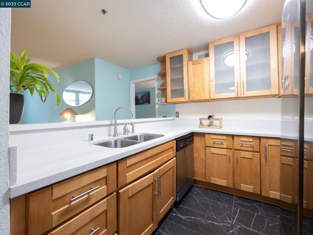 535 Pierce St 5109 Property Photo